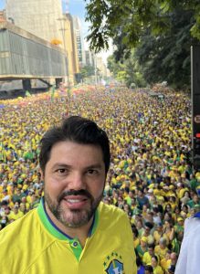 Imagem Márcio Corrêa em ato de apoio a Bolsonaro