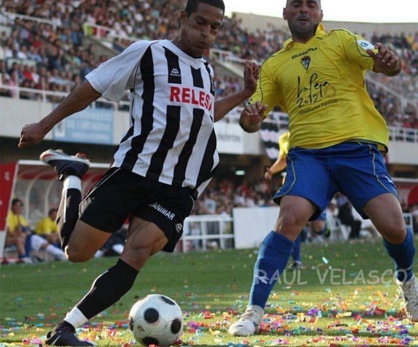 Imagem Addison Alves disputando bola