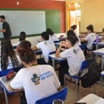 Imagem professor em sala de aula