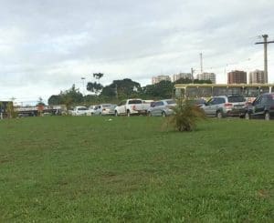 Imagem congestionamento de carros antes do Viaduto