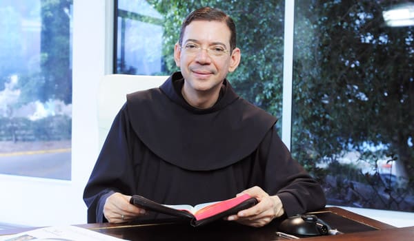 Imagem do Reverendo do Padre Bruno Varriano