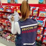 Procon Goias fezendo pesquisa de preço de material escolar