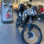 Imagem lançamento da nova Sahara 300 cilindradas na loja CCA Motos