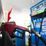 Imagem bomba de combustível em posto de gasolina