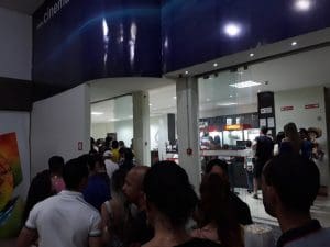 Imagem fila para entrar no Entrada Cine Prime Anashopoing