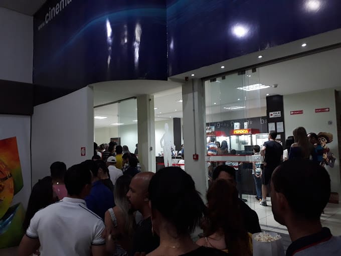 Imagem fila para entrar no Entrada Cine Prime Anashopoing
