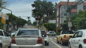 Imagem carros no trânsito de Anápolis