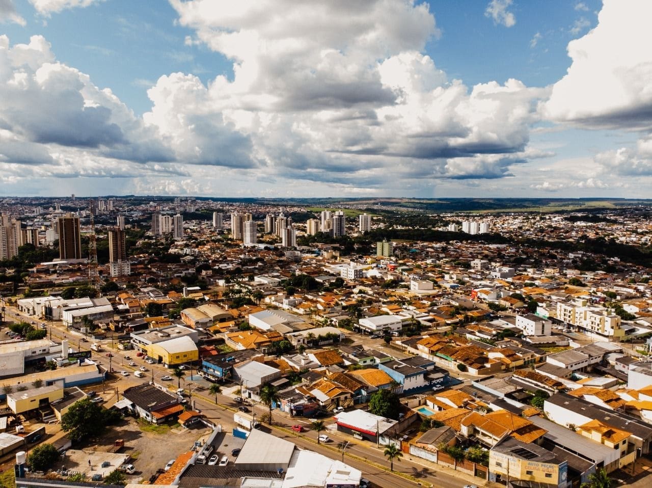 Imagem aérea da cidade de Anápolis, Goiás