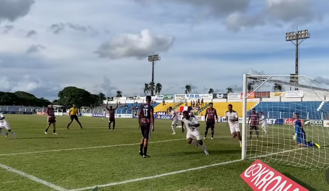 Imagem gol do Morrinhos