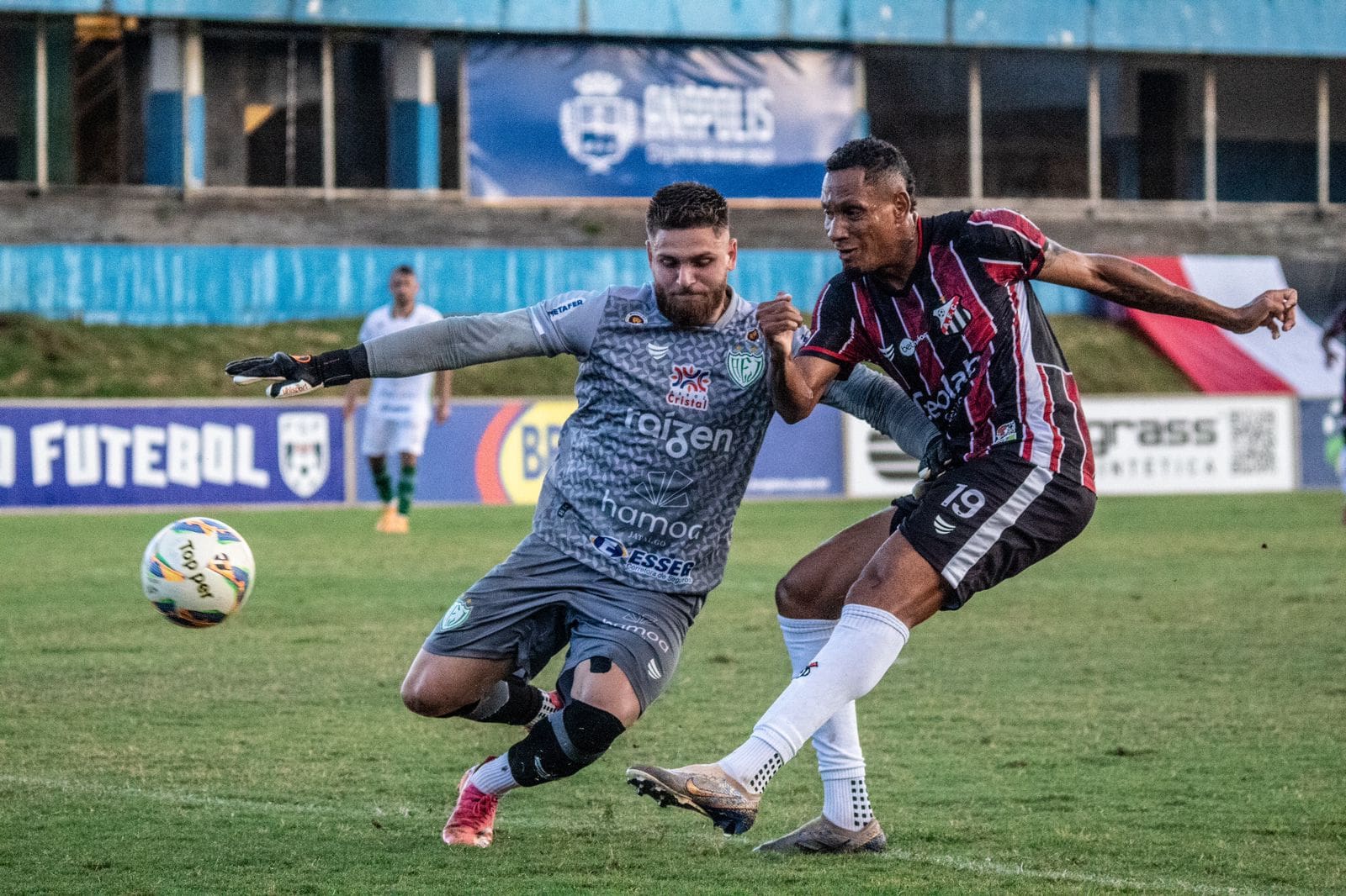 Imagem atacante Marcão fazendo um dos gols