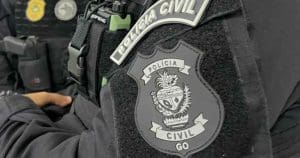Imagem policial com farda da PCGO