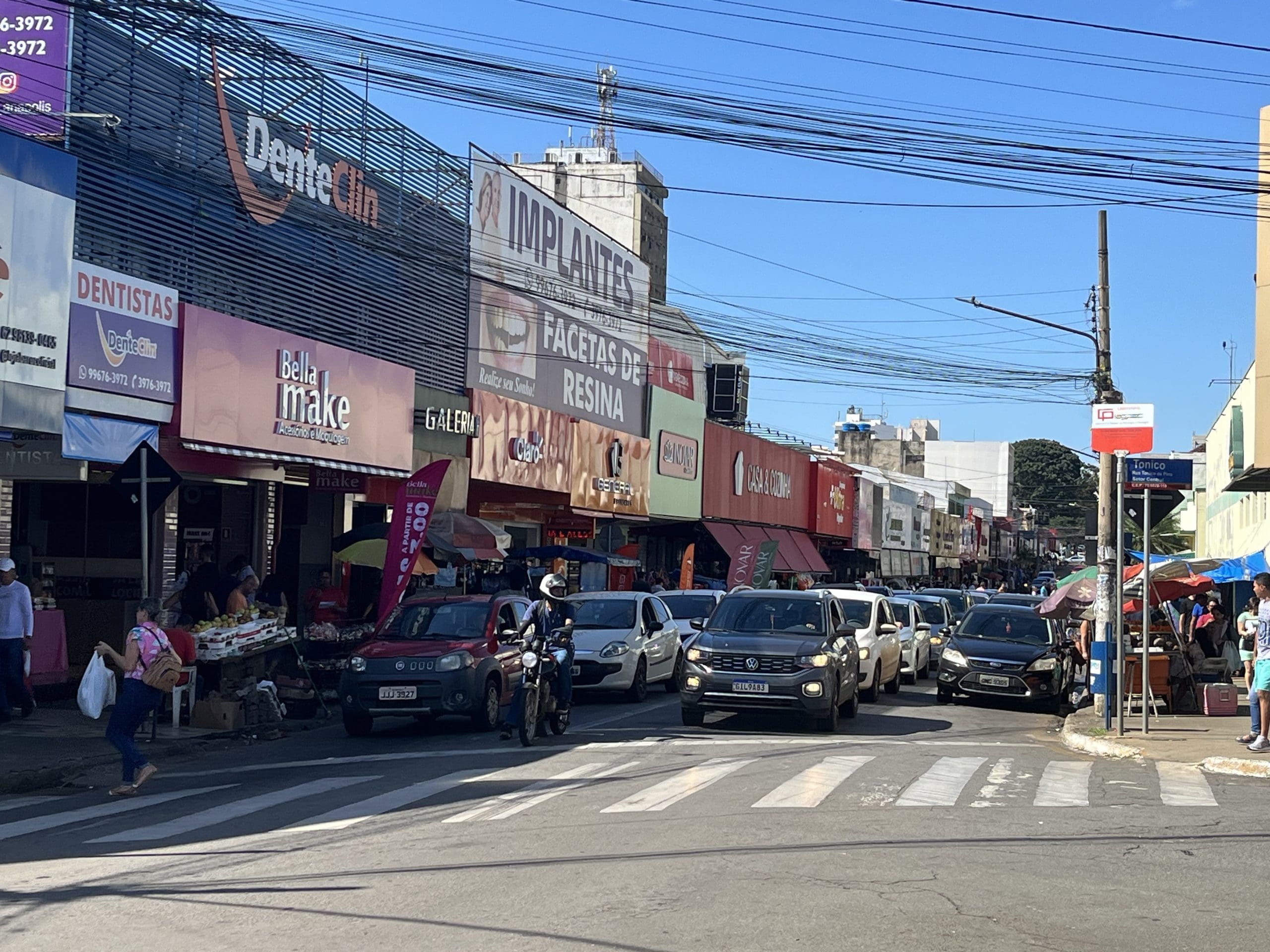 Imagem Carros no Centro de Anápolis