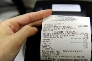 Imagem nota fiscal saindo da maquina