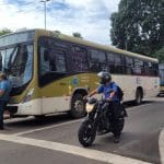 Imagem Ônibus parados próximo ao terminal urbano de Anápolis
