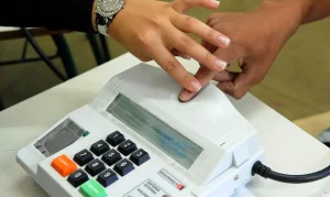 Imagem dedo fazendo biometria