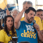 Márcio Corrêa durante carreata.