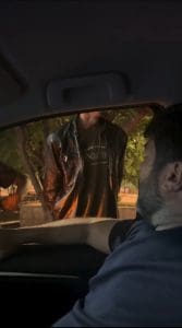 Imagem Márcio conversando com morador de Rua