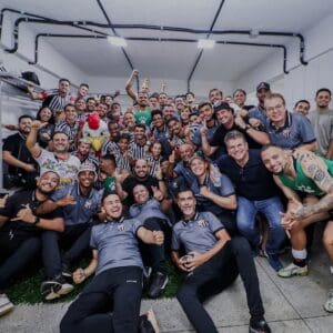 Imagem jogadores do Anápolis no vestiário