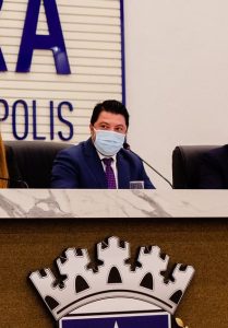 Márcio Corrêa de mascara na câmara