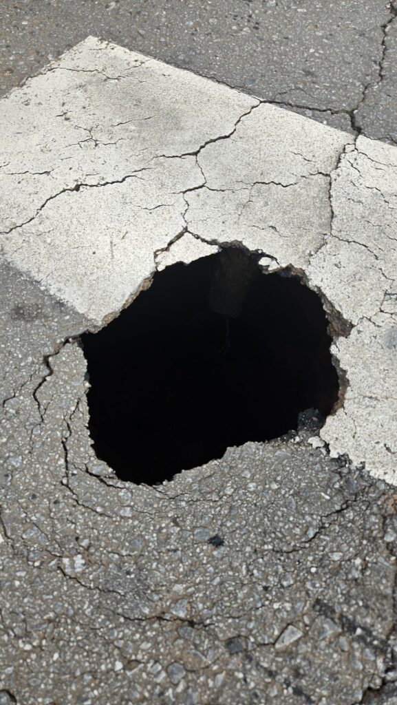 Imagem Buraco avenida Goiás