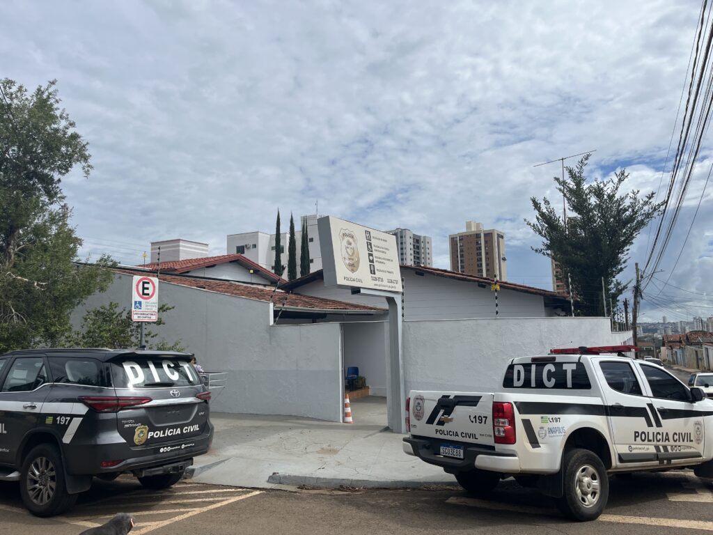 Imagem entrada delegacia do Idoso de Anápolis