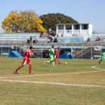 Imagem jogadores em campo no estádio Zeca Puglise em Anápolis