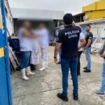 Imagem operação da policia civil em supermercado