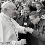 Imagem Padre Rafael Bueno com Papa Francisco