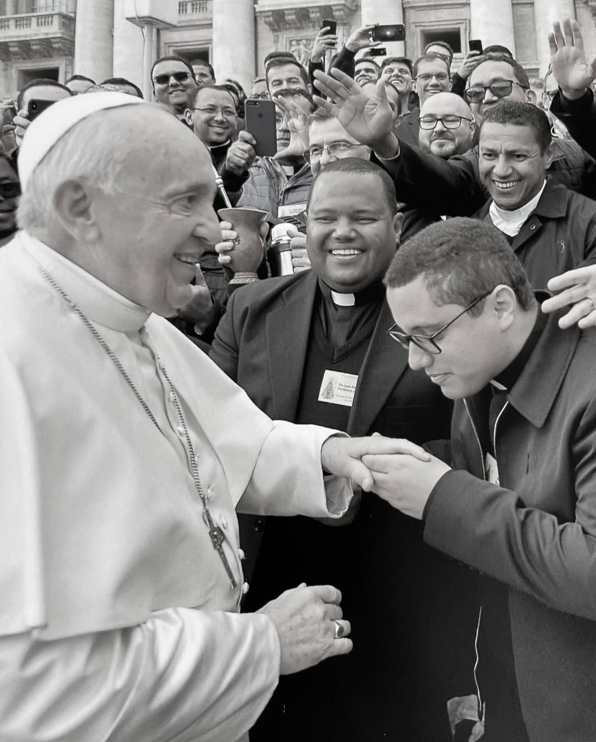 Imagem Padre Rafael Bueno com Papa Francisco