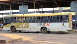 Imagem ÔNIBUS URBAN ANÁPOLIS dentro do terminal