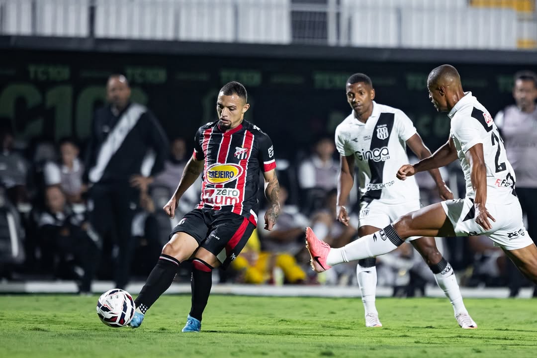 IMAGEM JOGADORES ANÁPOLIS E PONTE PRETA 2025