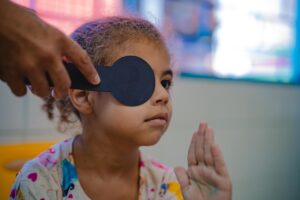 Imagem criança exame de vista