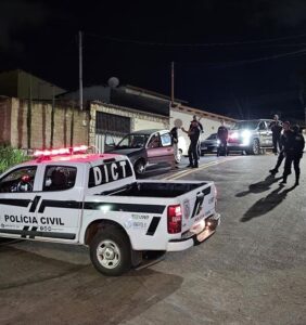 Imagem veiculo abordado pela viatura da policia civil