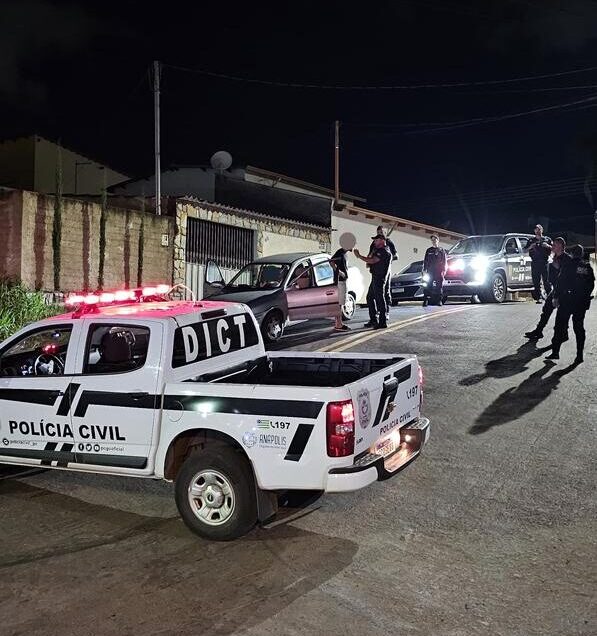 Imagem veiculo abordado pela viatura da policia civil