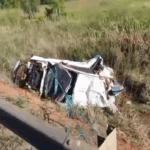Imagem Carro capotado br 060