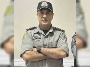 Imagem Coronel Rogério, ele está faradado e com os braços cruzados