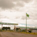A imagem mostra a entrada do Parque de Exposição Agropecuária de Anápolis