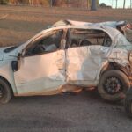 Imagem veiculo Gol batido destruído após acidente