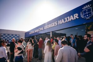 Imagem pessoas na inauguração do Hospital Georges Hajjar em Anápolis