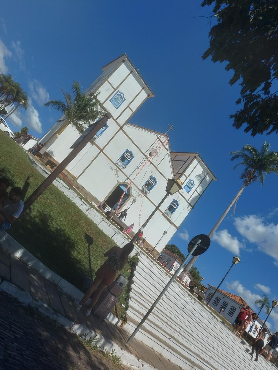 A imagem mostra a igreja matriz de Pirenópolis.