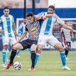 Imagem jogadores de Londrina e Anápolis disputando a bola do jogo