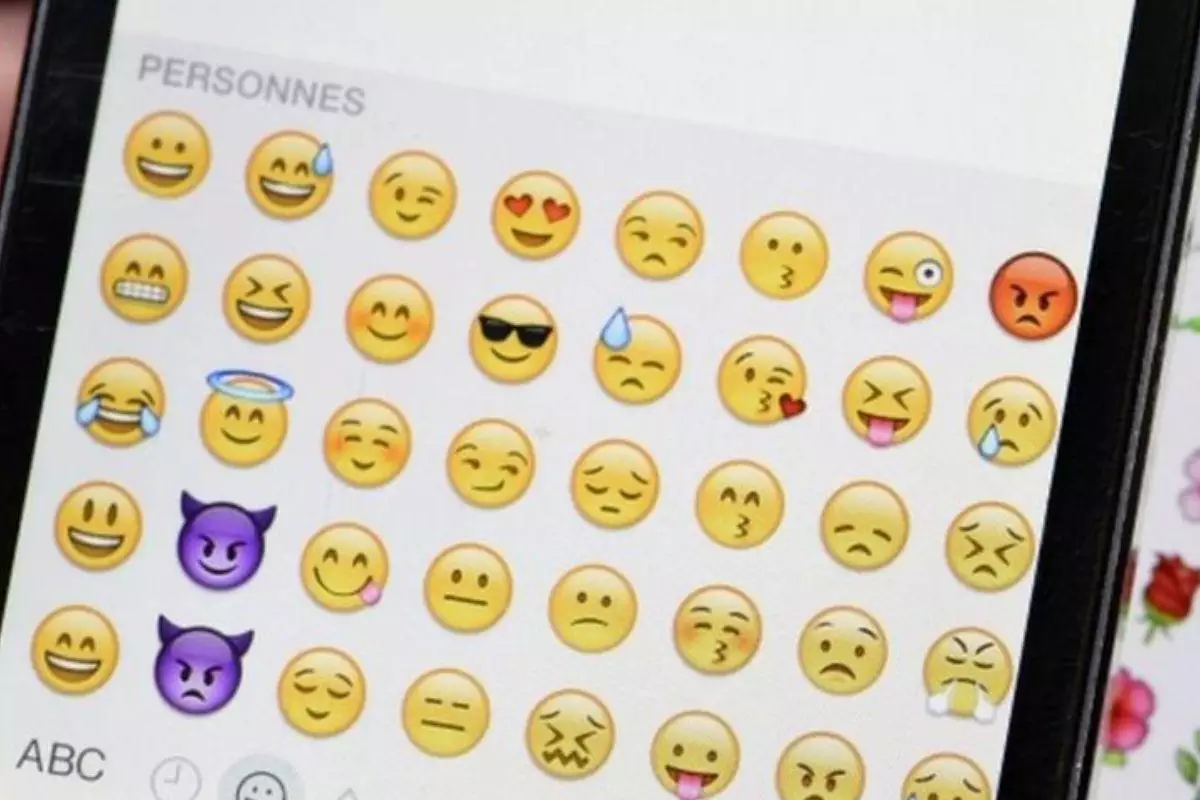 Imagem diversos emojis