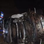 Imagem veiculo destruído após acidente,