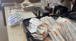 Imagem Canetas emagrecimento em cima de uma mesa