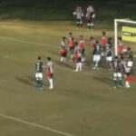 Imagem jogadores de Anápolis e Guarani em campo dentro da aréa