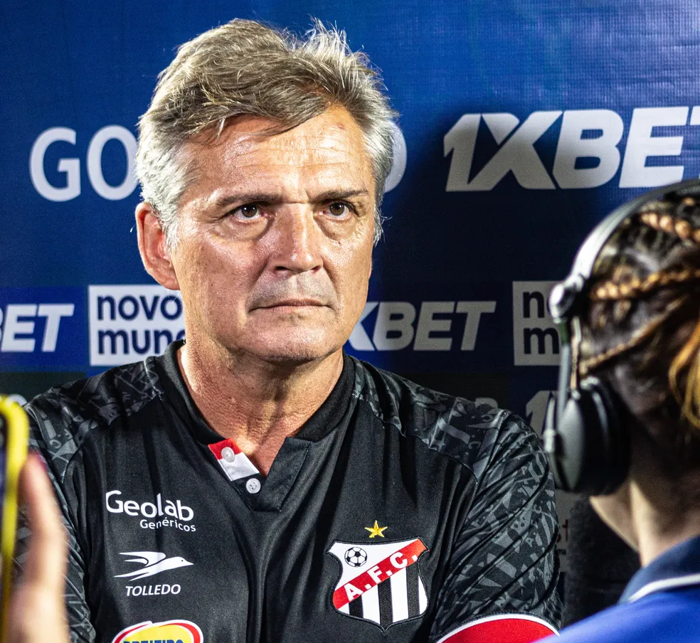 Imagem Luiz Carlos Winck, concedendo entrevista