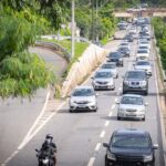 Imagem vários Carros no Trânsito