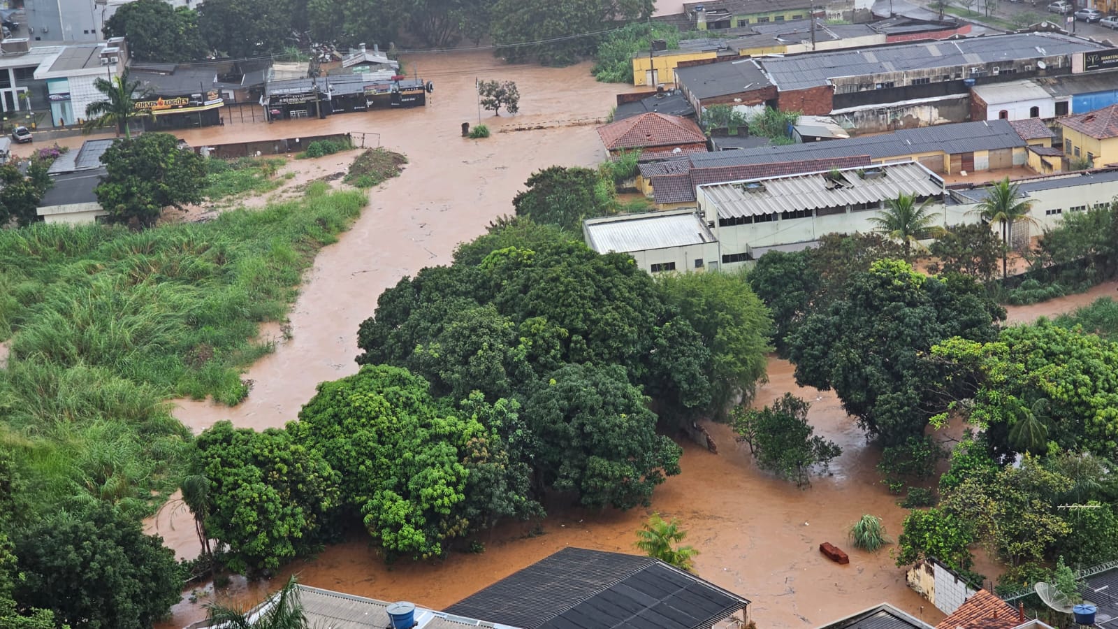 Imagem alagamento na cidade de Anápolis