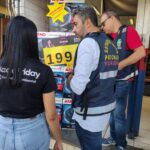 Imagem fiscais do Procon em loja