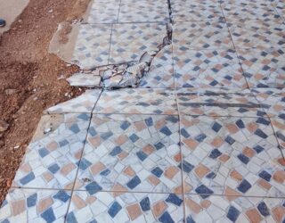 Imagem calçada aberta por obra